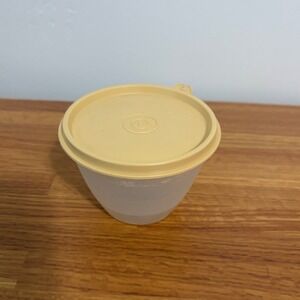 Tupperware Wonderlier Bowl 148-8 Harvest Yellow Seal Frosted Clear Small Good